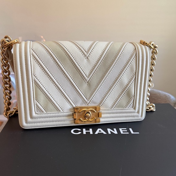 Handbags - Chanel boy bag Cream Leather Shoulder Bag